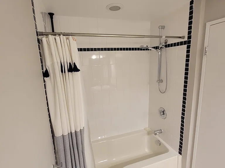 33 Sheppard Ave E #3202 — Photo 5