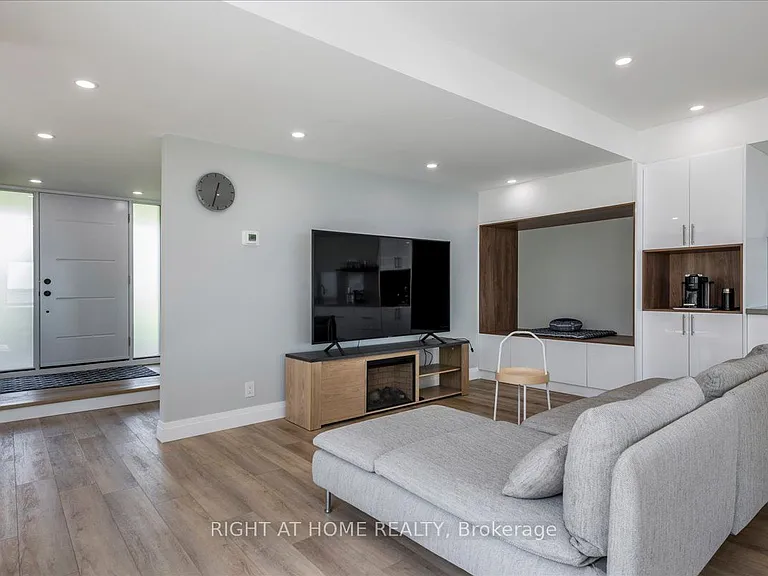 405 Limerick St — Photo 5