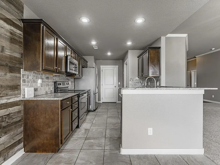 3757 Deerhurst St — Photo 7
