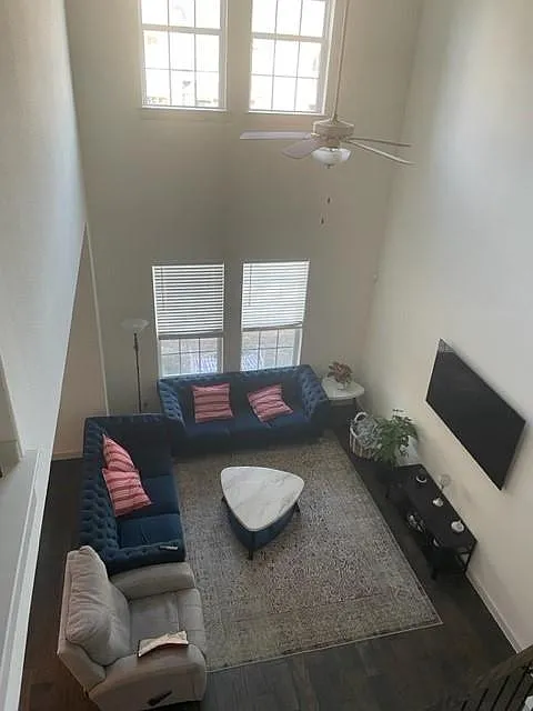 2 bed, 2.5 bath, 1840 sqft, $2,850 — Photo 4