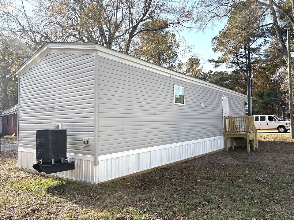 1st image of 903 Salters St