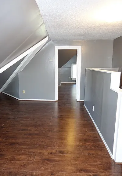 90 Winifred St W — Photo 17