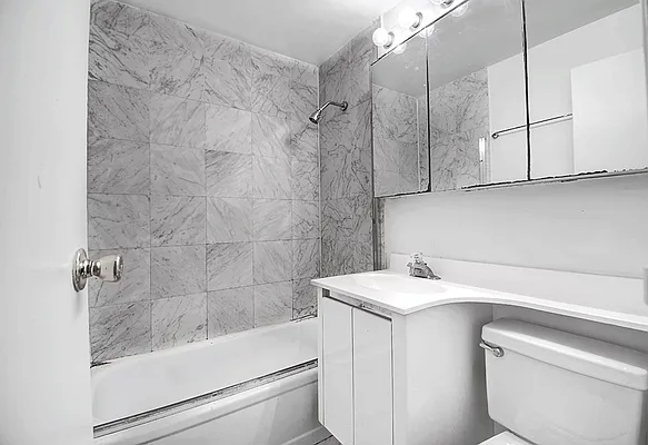 Rented by Urbane Brokerage | media 14