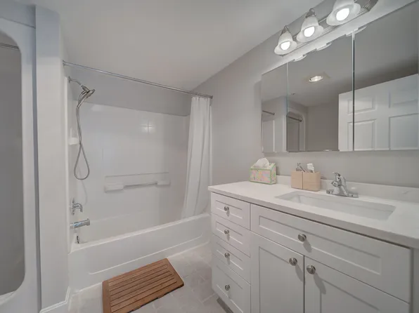 3101 N Hampton Dr APT 1214, Alexandria, VA 22302