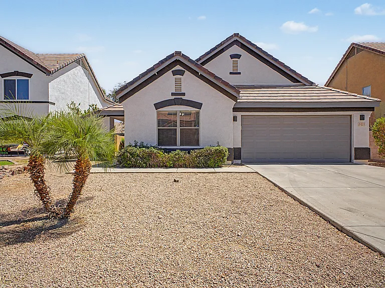 2423 E Winged Foot Dr — Photo 1