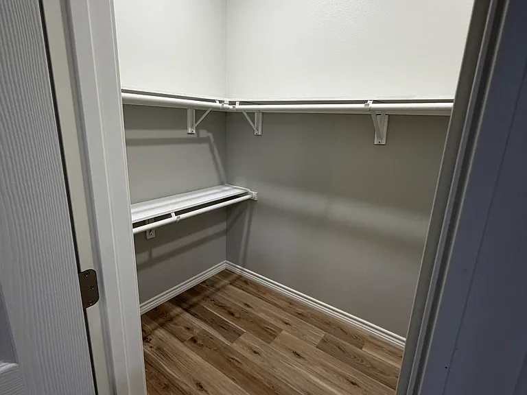 2308 Pickard Ave — Photo 8