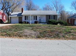 8605 Greenwood Rd, Raytown, MO 64138