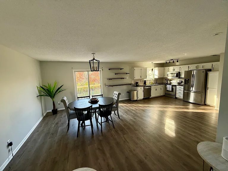 1821 Kingbird Ln — Photo 6