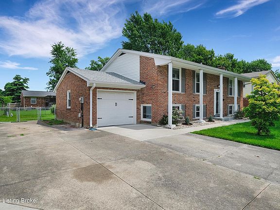4th image of 7907 Brynwood Ln