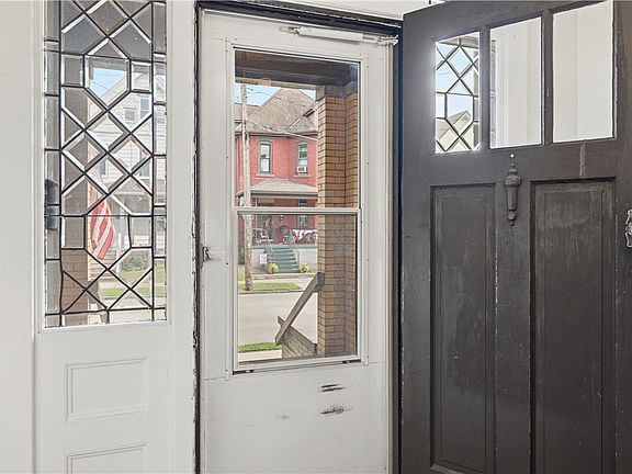 4th image of 413 North Ave