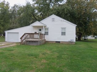 724 Roosevelt Rd, Rushville, IL 62681