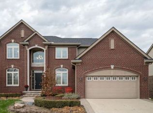 1267 Laguna Ct, Orion, MI