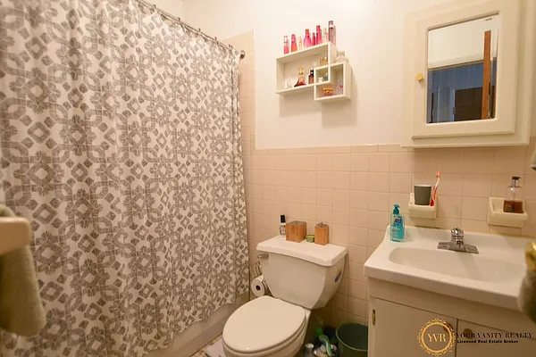 Rented by Your Vanity Realty | media 18