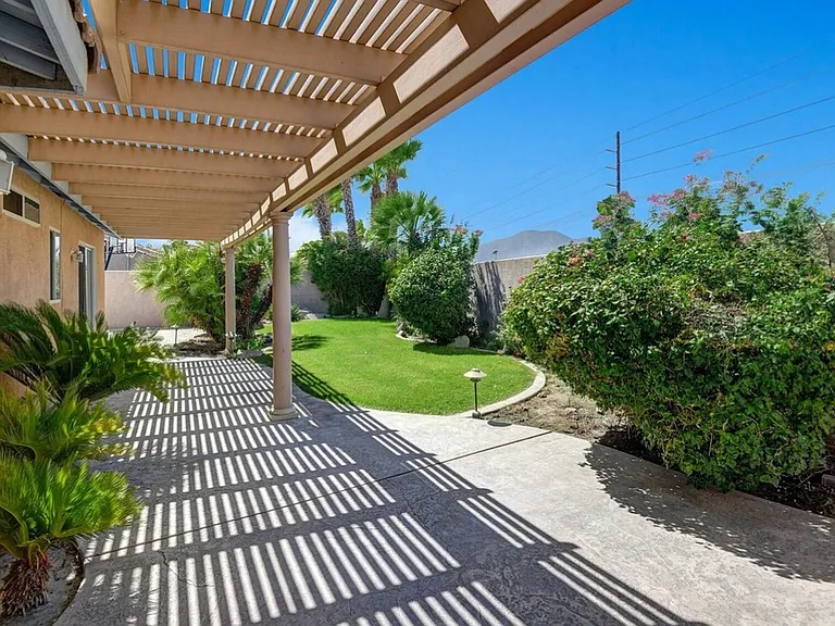 81258 Avenida Esmeralda — Photo 18
