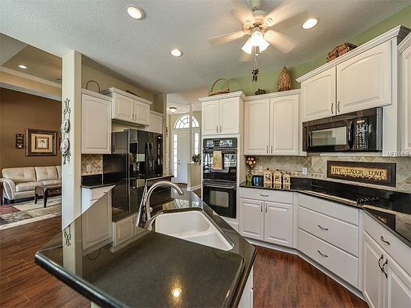 5th image of 440 E Rossetti Dr