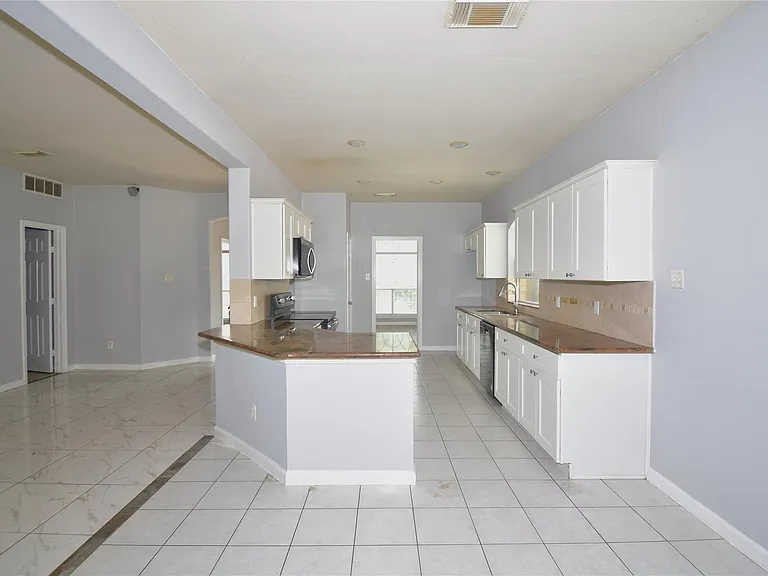 20703 Whitevine Way — Photo 18