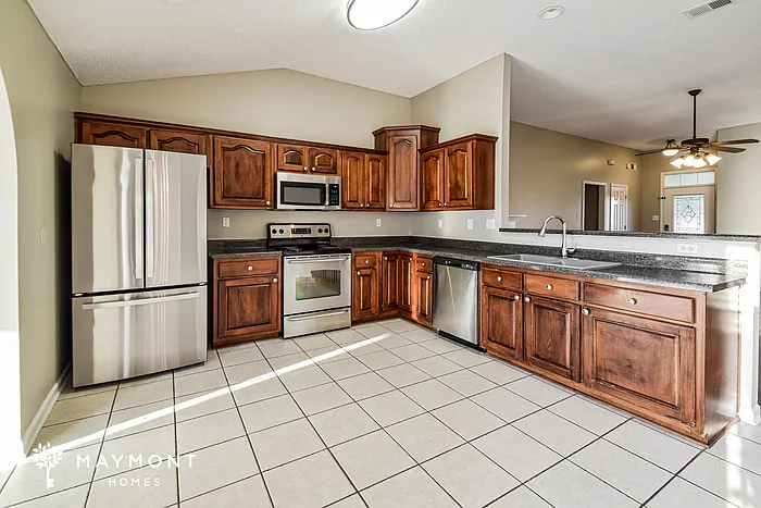 5682 Hunters Chase Dr — Photo 8