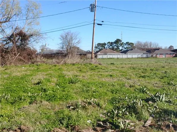 73 Phillip Ct, Chalmette, LA 70043