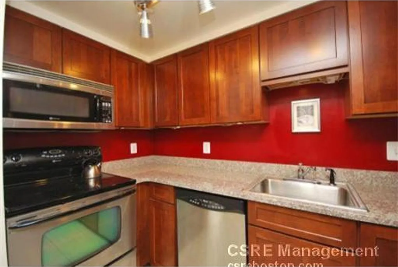 HUge 3 bed near berklee — Photo 2