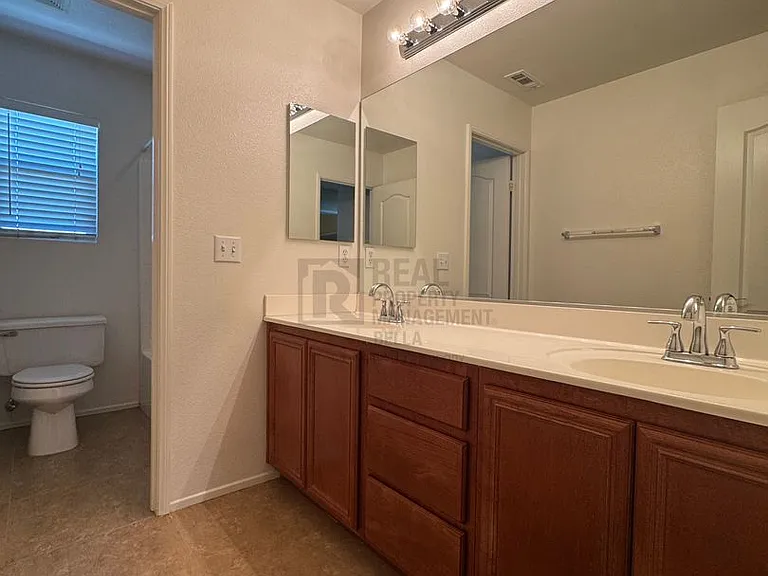 756 Conlon Dr — Photo 37