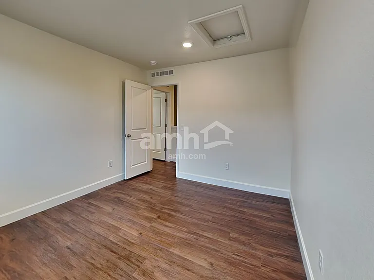 8264 Joyce Cir — Photo 16