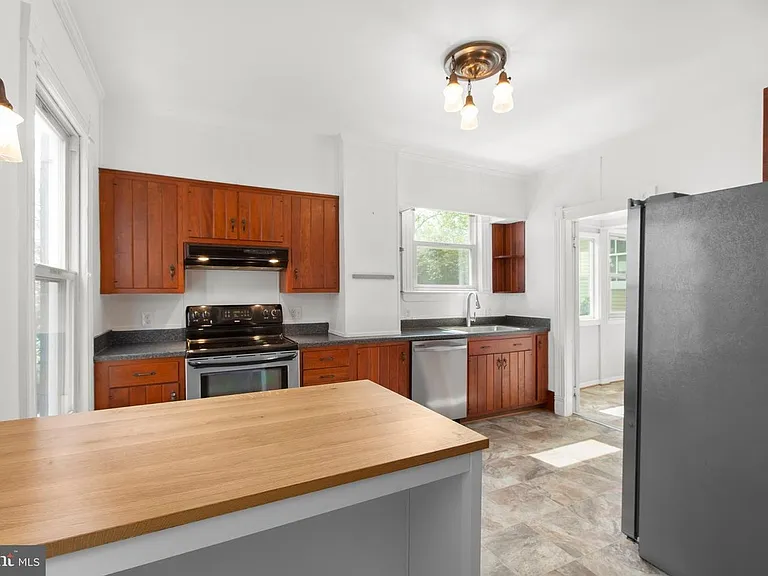1404 Washington Ave — Photo 14