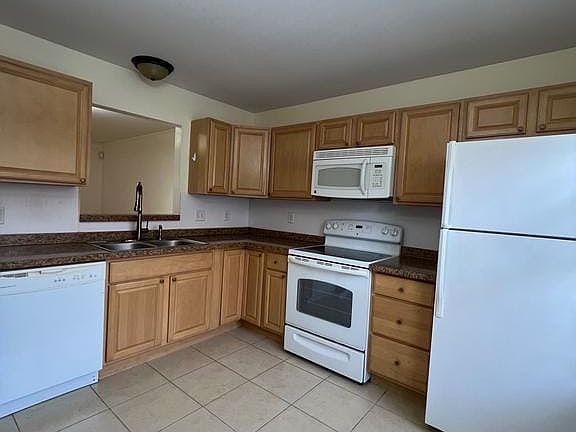 3rd image of 5127 W Woodmill Dr