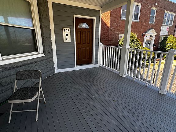 2nd image of 905 Grand Ave APT 4