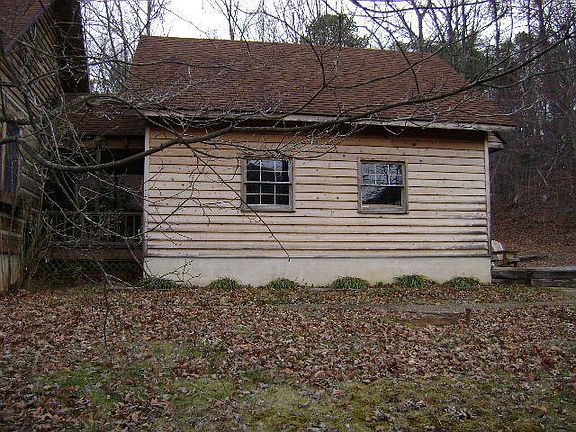 3rd image of 2665 Hawthorne Ave