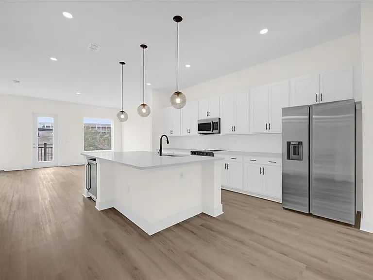 879 City Walk Ln — Photo 4