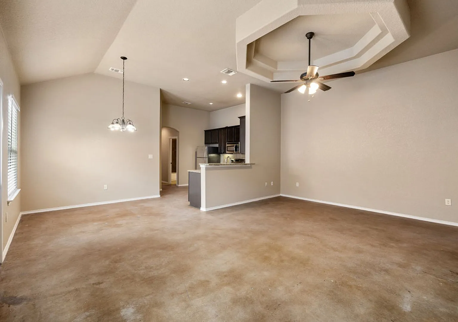 Available Now! Nice 3 Bedroom Duplex In New Braunfels, Texas! — Photo 1