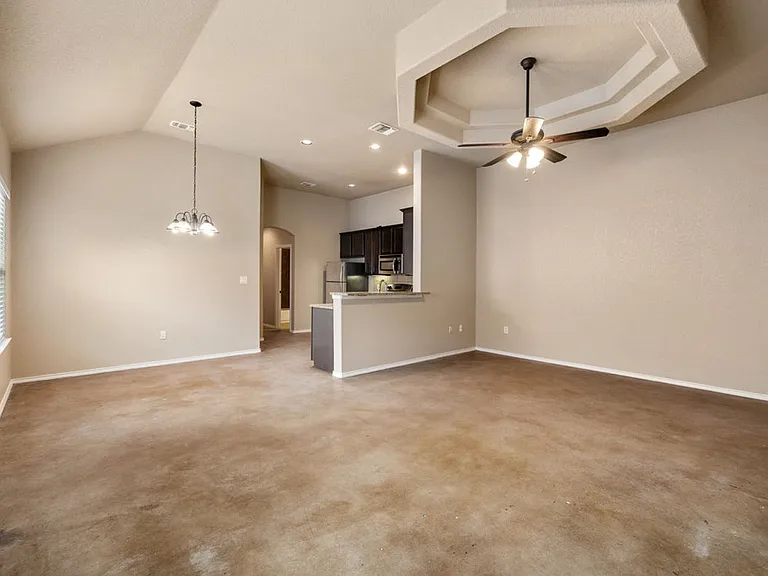 1066 Carolyn Cv — Photo 1