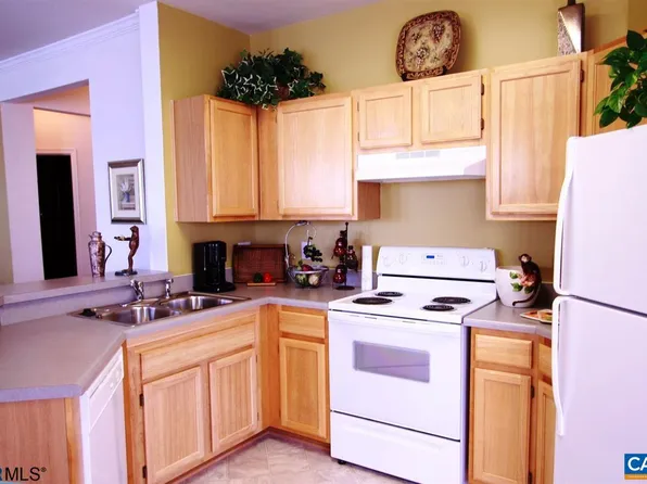 825 Beverly Dr, Charlottesville, VA