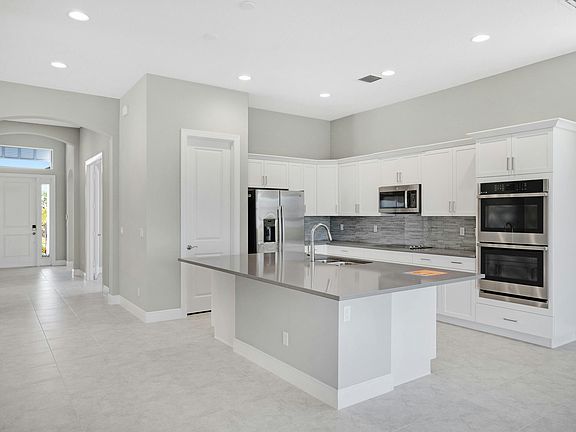Kitchen 12446 SW Sunrise Lake Terrace