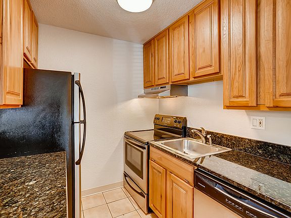 5402 Carr St 105 Arvada CO-print-005-011-Kitchen-3600x2400-300dpi_06302019