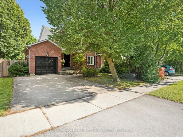 2255 Maclennan Dr, Oakville, ON L6H 5K4