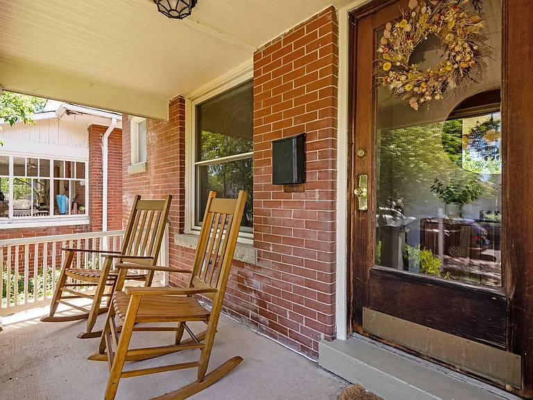 719 S Clarkson St — Photo 39