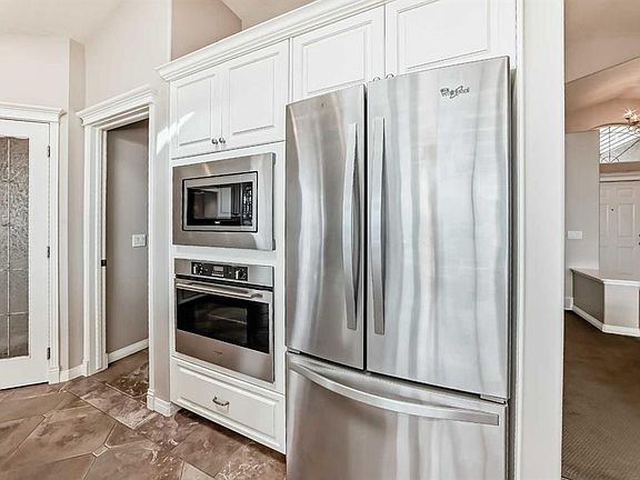 4th image of 35 NE Arbour Vista Way NW