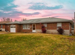 4121 Fabian Dr, Saint Louis, MO 63125