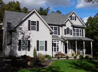 2197 Acorn Ct, Slatington, PA 18080