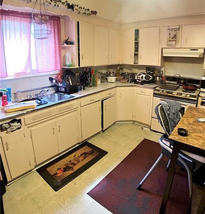 2nd image of 155 Glenwood Ave