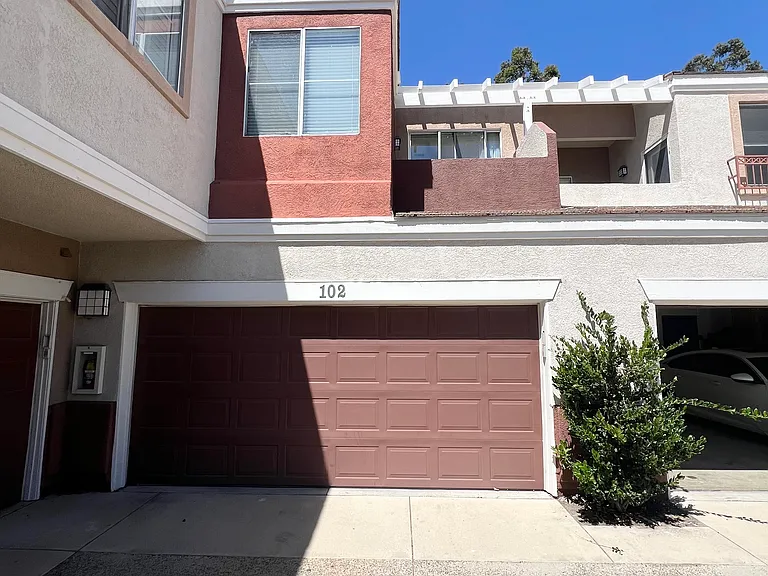 102 Santa Barbara Ct — Photo 28
