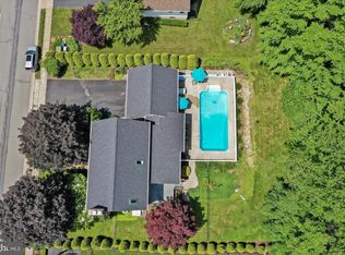18 Tall Oaks Dr, Pottsville, PA 17901