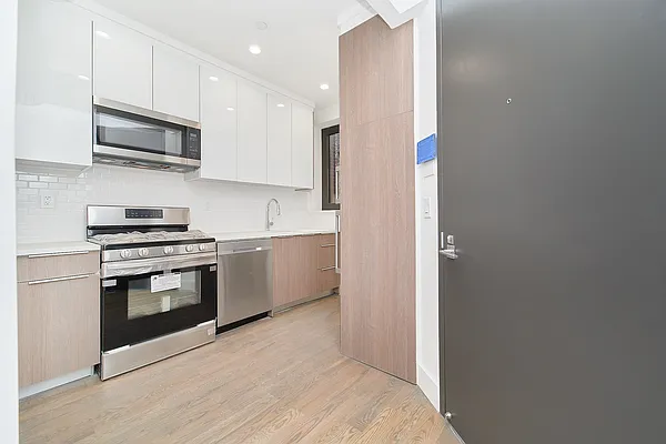 Rented by Brown Harris Stevens | media 7