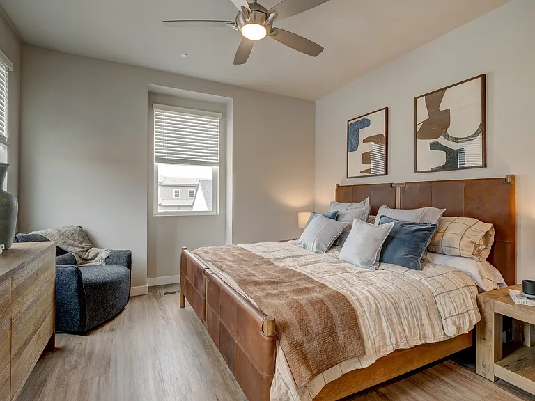 Ceiling fan in primary bedroom