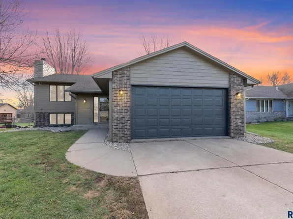 4704 S Nathan Ave, Sioux Falls, SD 57103