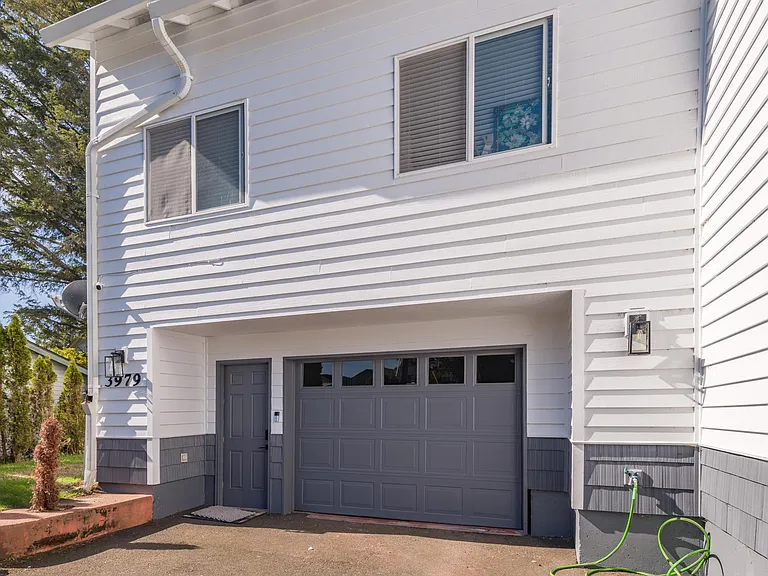 3979 NE Johns Ave — Photo 55
