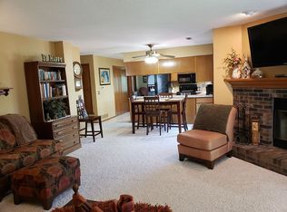 4605 84th St #D, Urbandale, IA 50322