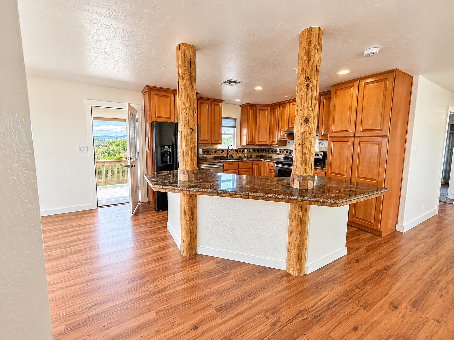 4 bed, 1647 sqft, $2,100 — Photo 2