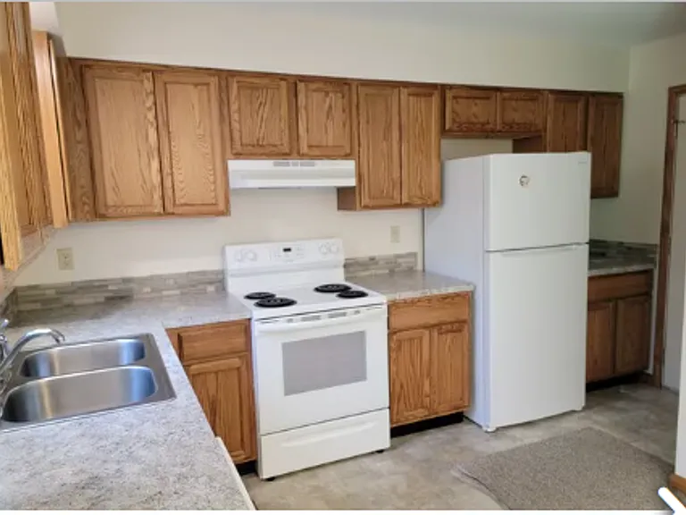 6295 Amanda Dr — Photo 8
